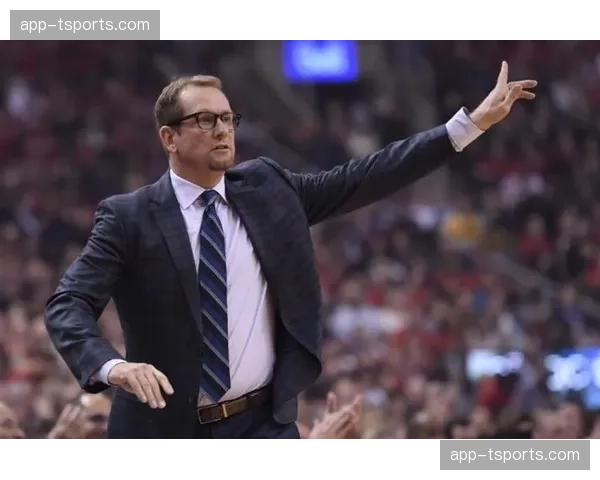 特写：最后时刻挑战失败，猛龙主帅纳斯面露无奈