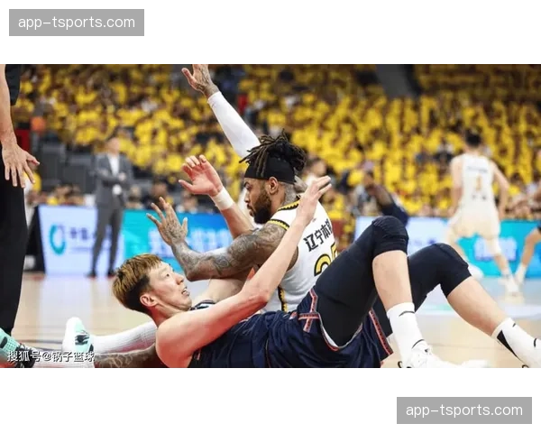 广东华南虎与辽宁本钢会师半决赛,G1前瞻:周琦与莫兰德的内线博弈成胜负手 广东华南虎与辽宁本钢会师半决赛,G1前瞻:周琦与莫兰德的内线博弈成胜负手